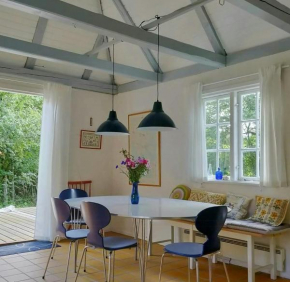 Charmerende Sommerhus Fra 1945